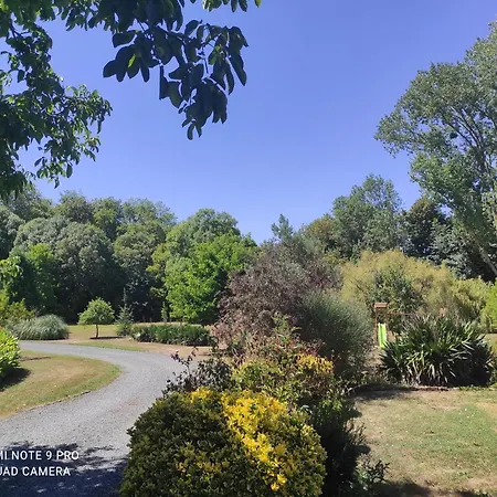 Domaine De L'orfraie فندق مبيت وإفطار 3*